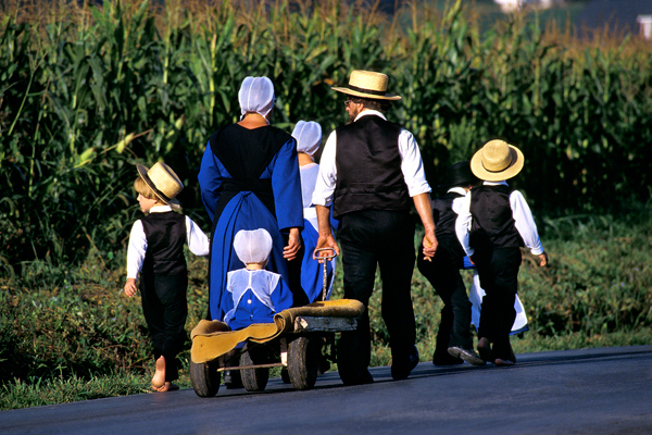 amish-family-walking.jpg